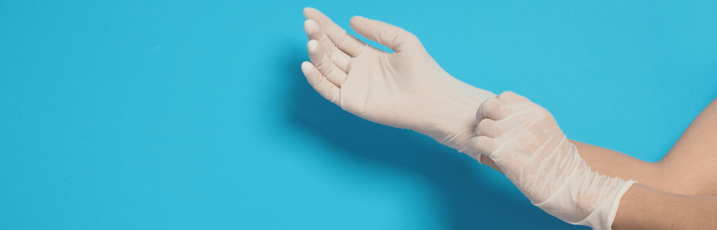 EN 374, 455 & ISO 21420 bei Handschuhen