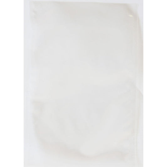 Ein transparenter Garbeutel, Transparent PE von Duni GmbH ist leer und versiegelt auf weißem Hintergrund abgebildet. Seine glatte Oberfläche mit schwachen Falten macht ihn ideal für die hygienische Müllentsorgung.