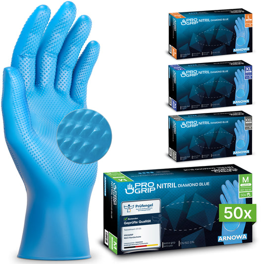 Abgebildet ist ein strukturierter blauer PROGRIP NITRIL DIAMOND BLUE Einmalhandschuh der ARNOWA GmbH mit Nahaufnahme seiner reißfesten Diamantstruktur, daneben vier Schachtelgrößen (je 50 Handschuhe) mit der Aufschrift "PROGRIP NITRIL DIAMOND BLUE".