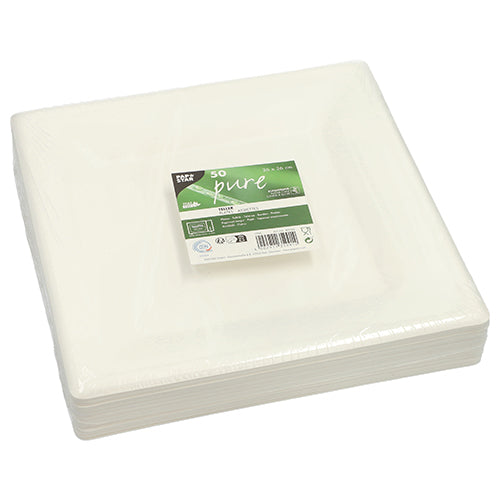 Ein Stapel PAPSTAR 50 Teller aus Zuckerrohr „pure“, nachhaltig und kompostierbar, von PAPSTAR GmbH, in Plastik verpackt. Das grün-weiße Etikett oben zeigt Produktinformationen und die Zahl 50.