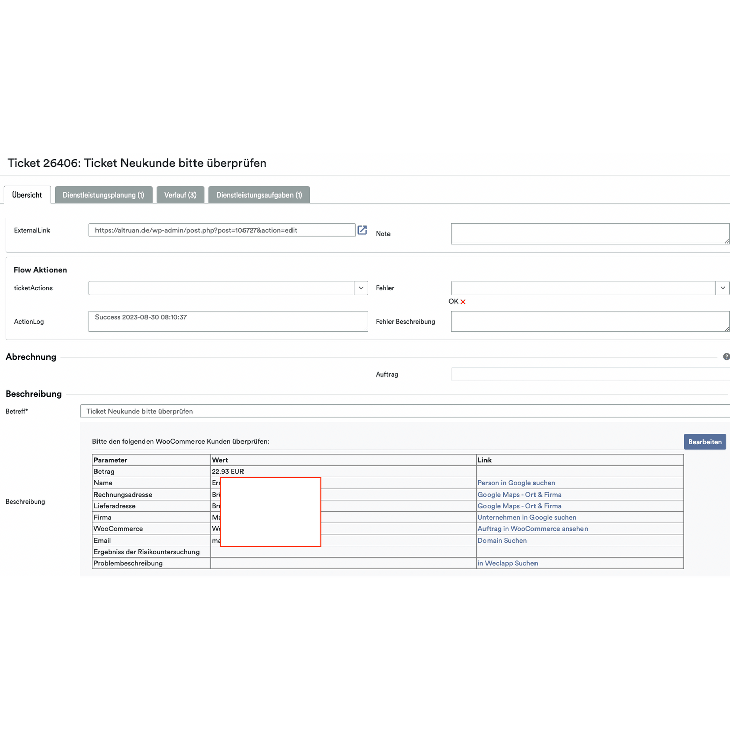 Screenshot der Schnittstelle eines Ticketsystems eines Cloud-Dienstes, in der verschiedene Felder wie „Ticketdetails“, „Journal“ und „Kunde“ angezeigt werden, wobei Informationen zu einer Transaktion, einschließlich der Artikelkosten, in einem roten Feld hervorgehoben sind. Dabei wird OrderGuardian von Altruan verwendet.