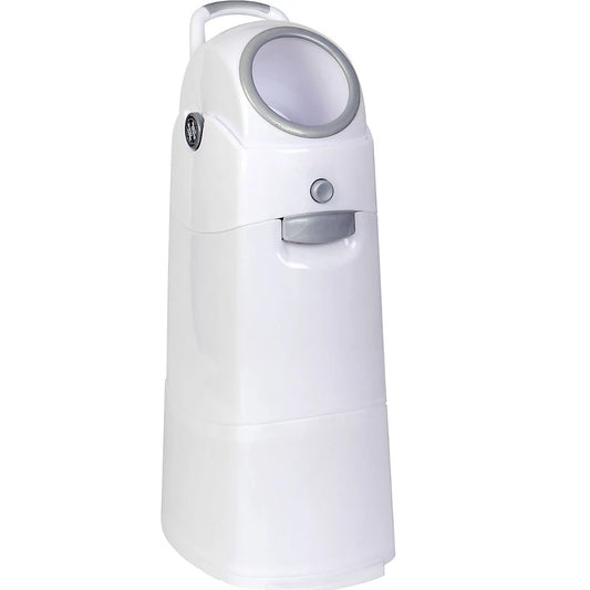 Der CWS ParadiseLine Windeleimer, weiß (1 Stück), verfügt über eine abgerundete Oberseite, einen grauen Griff und eine nach vorne zu öffnende Tür für geruchsfreie Entsorgung. Sein modernes Design passt in jedes Kinderzimmer. Marke: CWS.