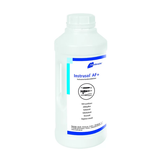 Eine weiße Kunststoffflasche Meditrade Instrusol® AF+ Instrumentendesinfektion mit blauer und schwarzer Etikettierung, einschließlich Text und Symbolen, die auf die Verwendung hinweisen, sowie VAH-gelisteten Sicherheitsinformationen.