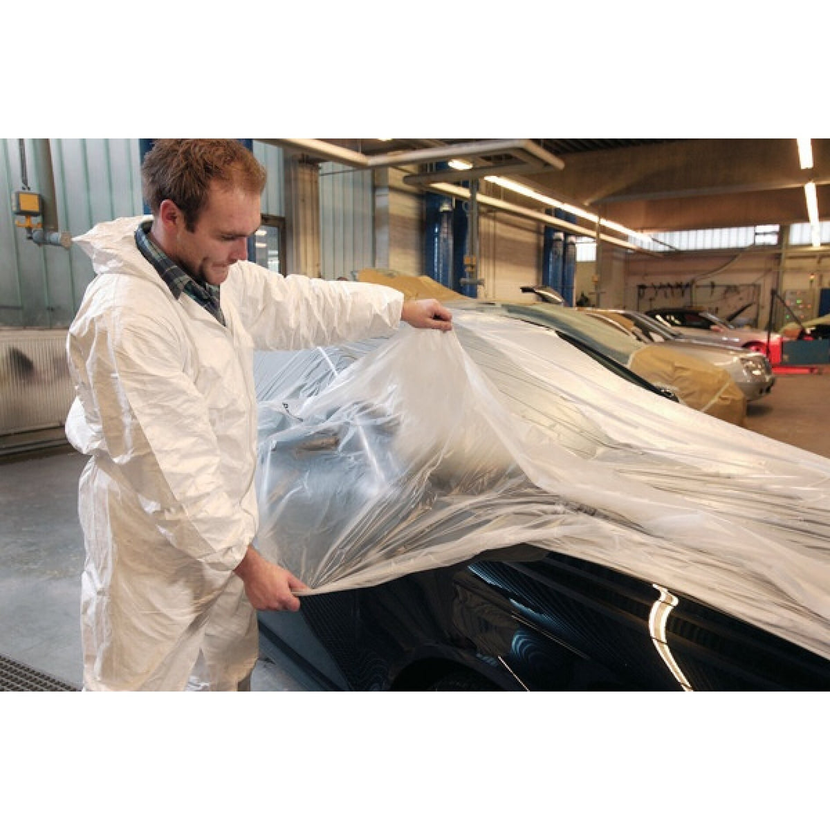 tesa Professional Easy Protect Standard 4394, 300 m x 4 m, white/transparent – Application