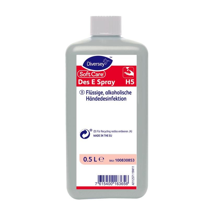 Eine 0,5-Liter-Flasche Soft Care Des E Spray H5 Händedesinfektion von Diversey Deutschland GmbH & Co. OHG, in praktischer Sprayform, in deutscher Sprache beschriftet mit grauem Körper, weißer Kappe und Produkt-/Recyclinginformationen auf der Vorderseite.