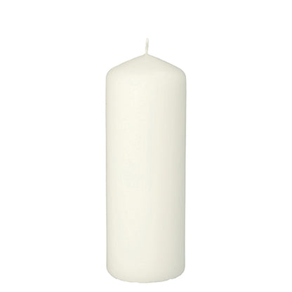 Eine Starpak Stumpenkerze mit extra langer Brenndauer (Ø 60 mm, 165 mm, weiß) steht aufrecht vor weißem Hintergrund und bietet langanhaltenden Kerzengenuss.