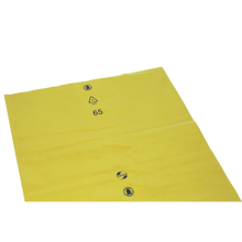 Die DEISS Müllsäcke lose 575x1000x0,01 mm aus LDPE 70 l der EMIL DEISS KG (GmbH + Co.) sind flache gelbe LDPE-Kunststoffsäcke mit einem Recycling-Symbol, der Zahl 65 und zwei schwarzen Symbolen auf weißem Grund.