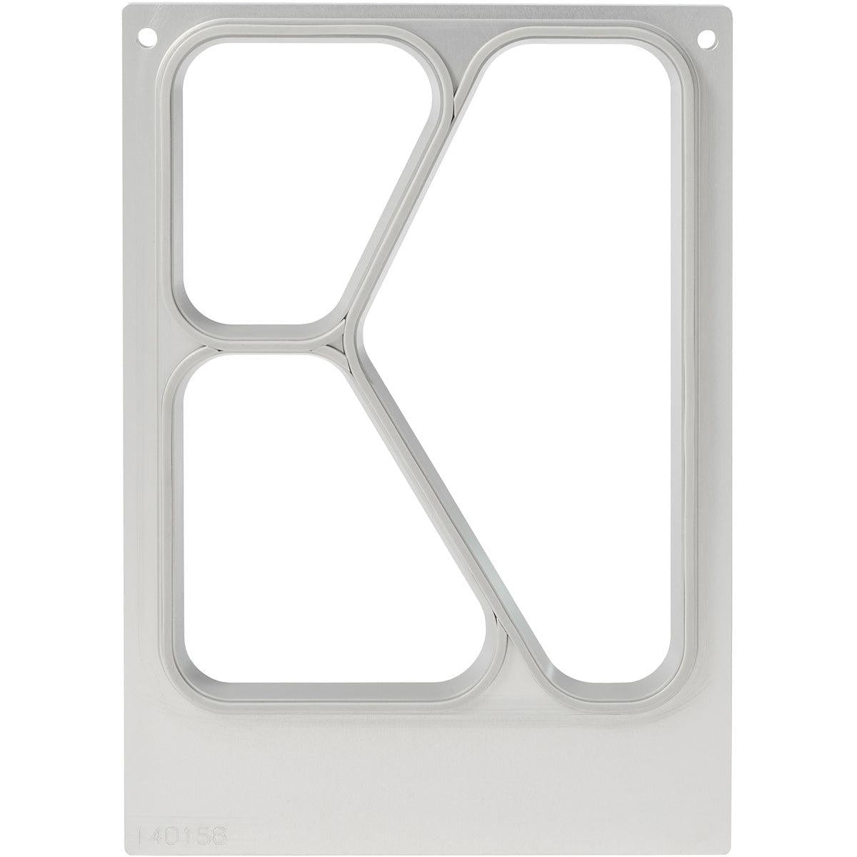 Die Kassette DF10/20 für CPET Schalen der Duni GmbH ist eine rechteckige Metallplatte zur Aufbewahrung und zum Transport. Sie verfügt über drei Ausschnitte - eine große diagonale Linie und zwei abgerundete Rechtecke - mit vier Ecklöchern auf weißem Hintergrund.