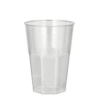 Ein durchsichtiger Starpak Latte Macchiato-Becher aus Kunststoff (0,3 l, 8 cm Ø, 11 cm hoch) mit konischen Seiten und flachem Boden aus dem Starpak 30-Gläser-Set, glasklare Oberfläche, präsentiert vor einem schlichten weißen Hintergrund.