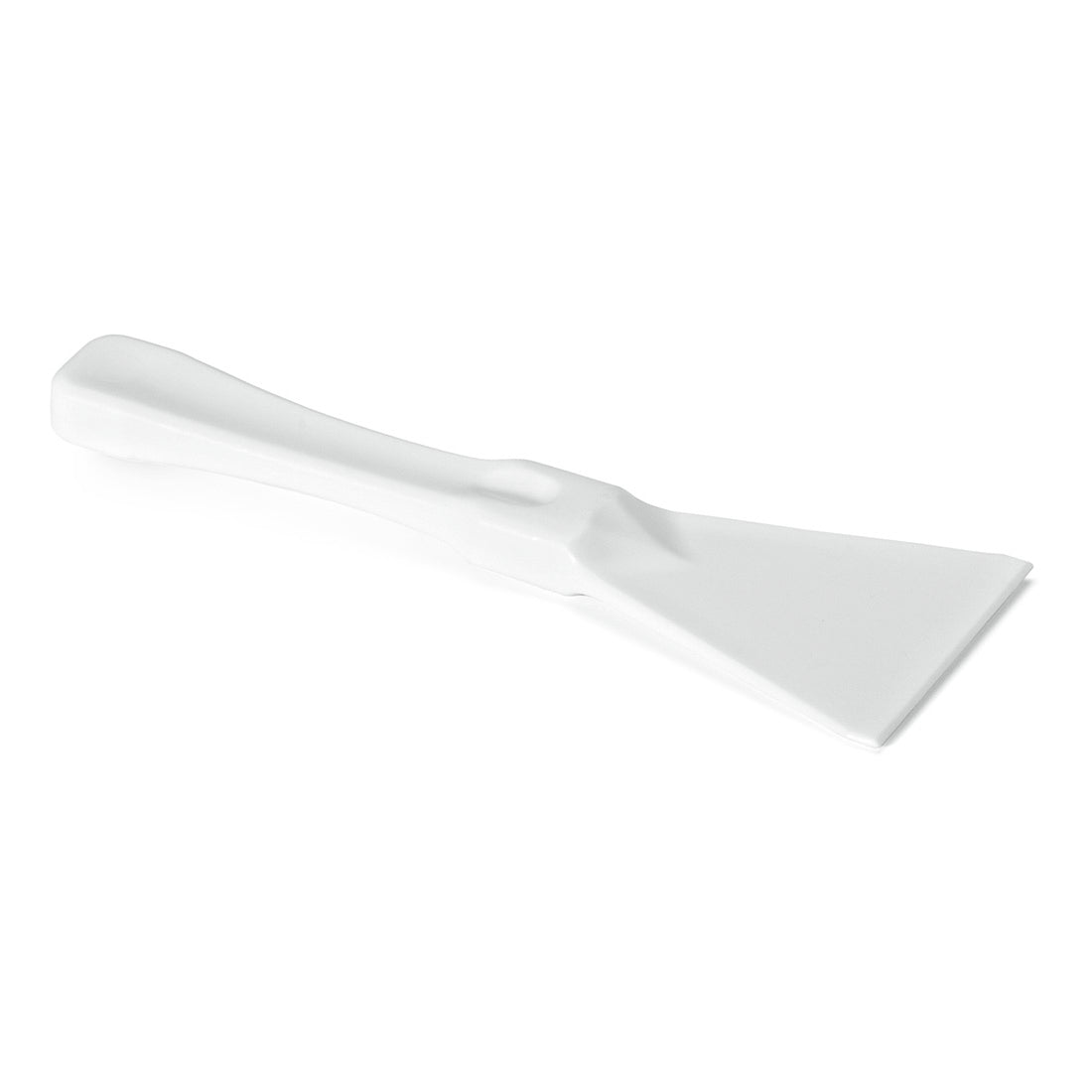 A white Nölle Profi Brush HACCP plastic spatula from Nölle Profi Brush Bürsten- & Pinseltechnik e.K. with a wide, flat blade and contoured handle stands on a plain white background.