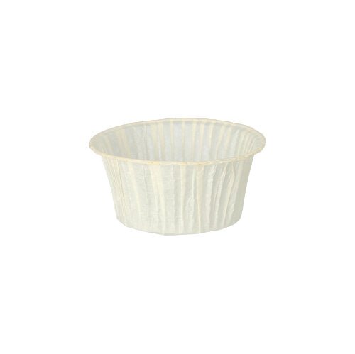 Ein weißes PAPSTAR Muffins-Backförmchen (Ø 5 cm, 3,5 cm hoch) der PAPSTAR GmbH steht leer vor weißem Hintergrund, verpackt zu 20 Stück in einer Faltschachtel und ist ideal zum Backen von Cupcakes oder Muffins.