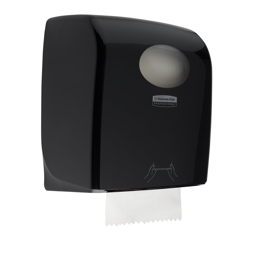 Der Aquarius™ Rollenhandtuchspender von Kimberly-Clark GmbH in Schwarz (38,20 x 30,90 x 24,00 cm) ist ein wandmontierter Spender für hygienischen, professionellen Gebrauch mit Papiertuchausgabe unten und Hinweisen zum Abreißen auf der Vorderseite.