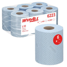Eine Packung mit sechs Rollen WypAll® Reach™ Papierwischtuch für Lebensmittel & Hygiene - Zentralentnahme von Kimberly-Clark GmbH mit je 430 Blatt (2.580 insgesamt), abgebildet mit einer Rolle vorne, auf der Branding und Details zu sehen sind.