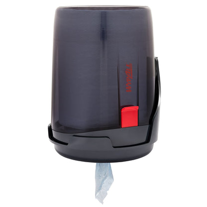 Der WypAll® Reach™ Centrefeed Dispenser der Kimberly-Clark GmbH ist ein schwarzes Wandgerät mit durchsichtiger Front und rotem Hebel, das blaue Handtücher von unten ausgibt - ideal für den professionellen Einsatz.