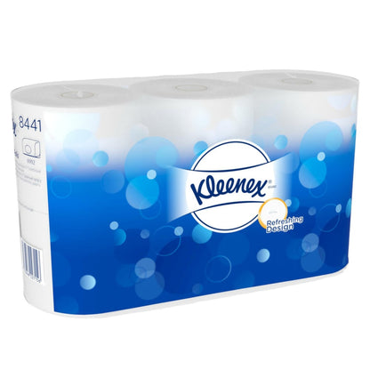Kleenex® Toilettenpapier Standard in Weiß, 6 Packs x 6 kleine Rollen mit je 600 Blatt pro Karton von Kimberly-Clark GmbH. Weiches, erfrischendes Toilettenpapier im weißen Design mit blauen Blasen und Kleenex-Logo.