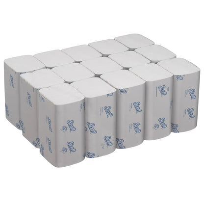 Ein Stapel einzeln verpackter Scott® Control™ Interfold Handtücher von Kimberly-Clark GmbH (weiß, klein, 15 x 304 Blatt) im Karton - ideal zur Handtrocknung oder zur Verwendung mit Interfold Handtüchern.