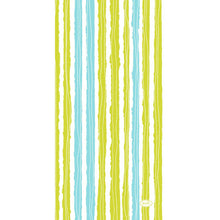 Die Dunisoft Servietten Elise Stripes 20x40 cm von Duni GmbH zeigen ungleichmäßige blaue und grüne Längsstreifen unterschiedlicher Dicke auf Weiß sowie ein kleines gelbes "DUNI"-Oval unten rechts. Die Packung enthält 120 Servietten.