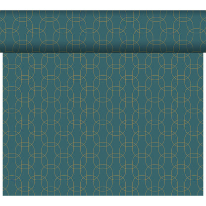 Die DC-Tete a Tete 0,4x24m von Duni GmbH ist eine blaugrüne Tapetenrolle mit einem modernen Design mit sich wiederholenden geometrischen Mustern aus dünnen, sich kreuzenden goldenen Linien, die geschwungene Formen bilden.