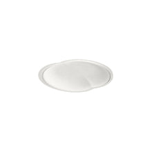 Der Bagasse Deckel Atlantis 500/900 ml von Duni GmbH ist ein weißer, strukturierter, biologisch abbaubarer Deckel (166x150x12 mm), der in einer Packung mit 55 Stück erhältlich ist und auf weißem Hintergrund abgebildet ist.