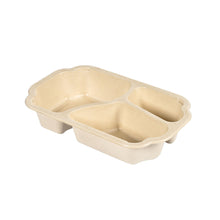 Der Tray Take-Away Fibre 3-comp 3 Natur von Duni GmbH (Bagasse, beschichtet, 250x159x48 mm) - umweltfreundlich, biologisch abbaubar und ideal für Take-Away, hier leer vor weißem Hintergrund gezeigt. Verpackung mit 225 Stück.