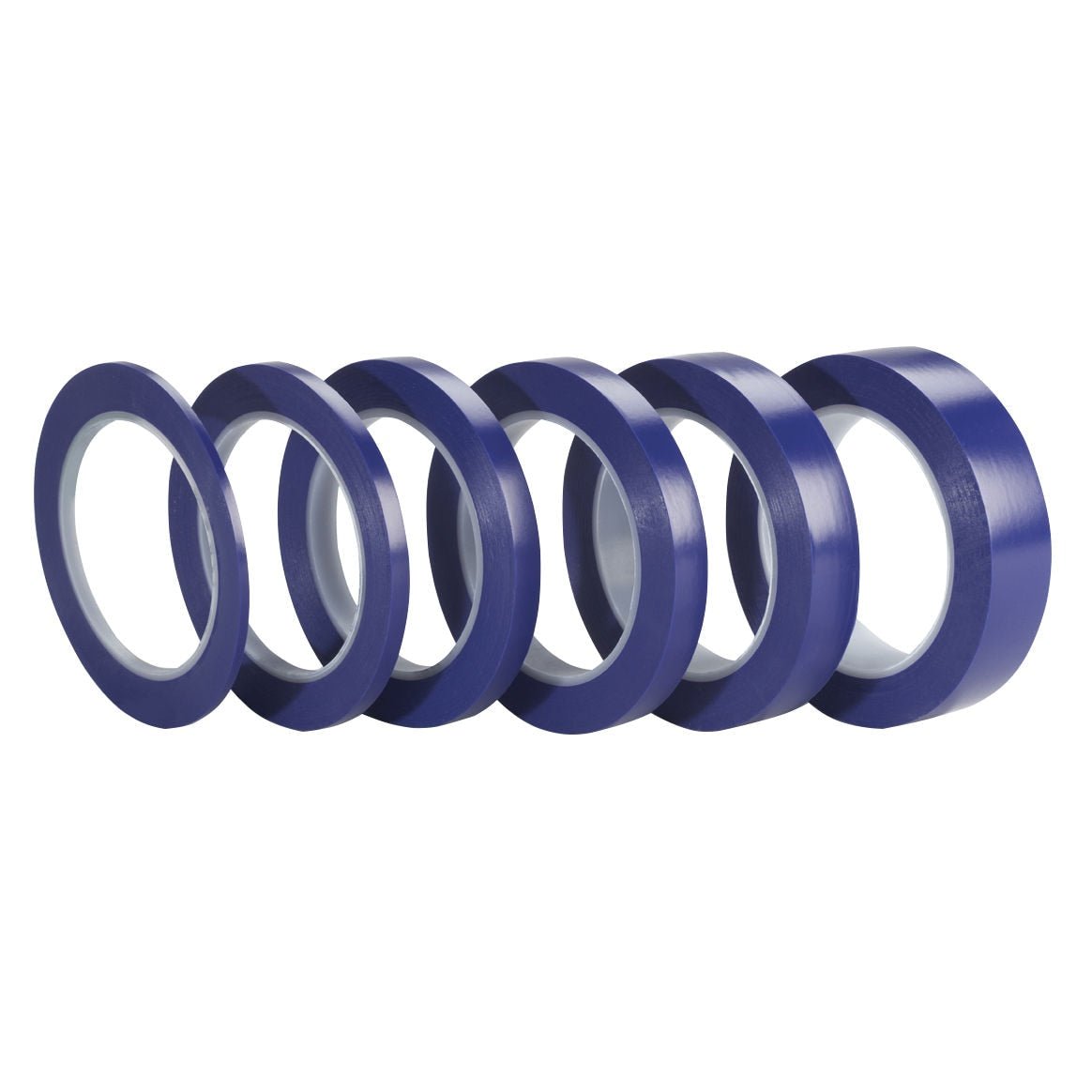 Mehrere blaue Klebebandrollen in Reihe angeordnet, mit weißen Innenkernen und glänzender Oberfläche, freigestellt.