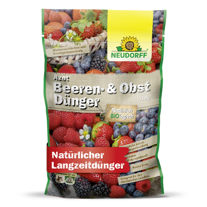 A colorful 750-g bag of Neudorff Shop Azet Berry & Fruit Fertilizer, a natural organic fertilizer for berries and fruit bushes, is adorned with berry images and text highlighting its benefits on the packaging.