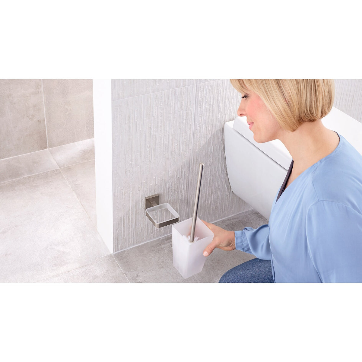 tesa EXXCLUSIV Toilet Brush Holder (No Drilling Required), Stainless Steel Look – Usage