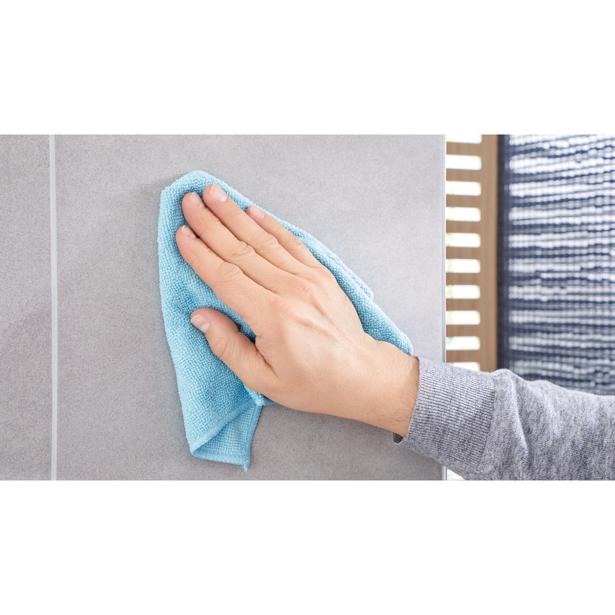 tesa Exxcellent Soap Dispenser, incl. Adhesive Solution – Instructions for Use