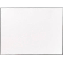 Ein weißer Bogen der Duni GmbH Dunicel-Tischsets 30 x 40 cm aus einem 500er-Pack liegt waagerecht auf einem unifarbenen Hintergrund, dessen glatte, blanke Oberfläche ideal für eine raffinierte Tischdekoration ist - kein Text oder Bild ist sichtbar.