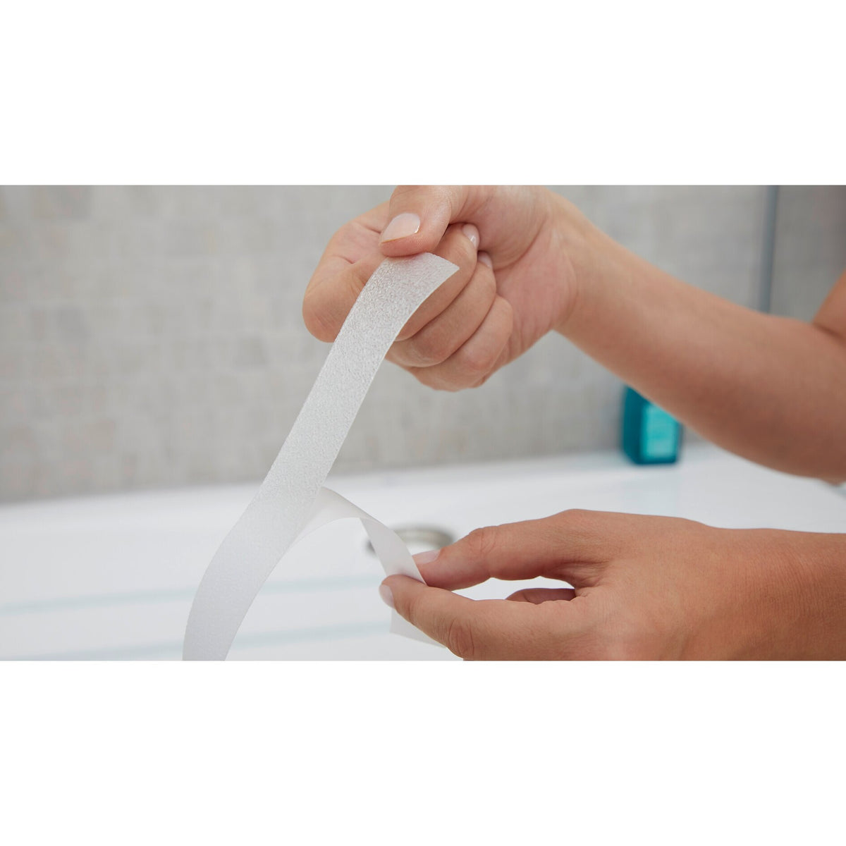 tesa Anti-Slip Tape for Bathrooms & Showers, 5 m x 25 mm, Clear – Application