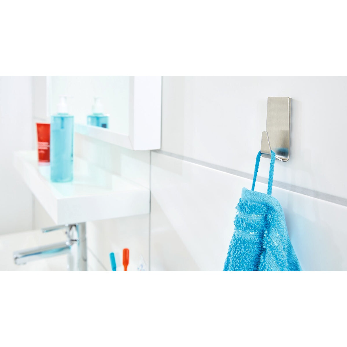 tesa Powerstrips L Metal Square Hooks, White – Usage