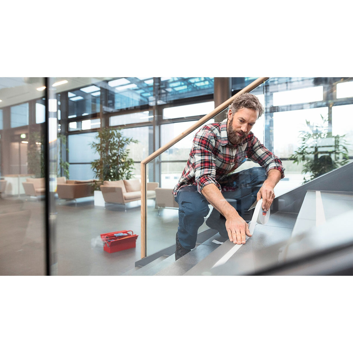 tesa Professional 60950 / 60952 Anti-Slip Tape – Application