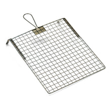 Das Nölle Profi Brush Farbgitter Metall, 26 x 30 cm, von Nölle Profi Brush Bürsten- & Pinseltechnik e.K., ist ein rechteckiges Metallgitter, das sich ideal für Malerarbeiten eignet, abgebildet auf weißem Hintergrund.