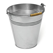 Der Nölle Profi Brush verzinkte Metalleimer 10 L von Nölle Profi Brush Bürsten- & Pinseltechnik e.K. ist mit Holzgriff und drei markanten Rillen oben abgebildet - ideal für Malerarbeiten, 1 Stück.