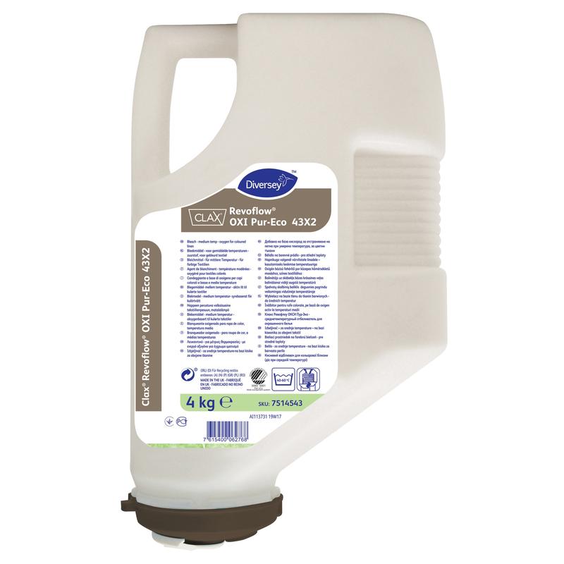 Eine 4 kg schwere weiße Kunststoffkartusche der Diversey Deutschland GmbH & Co. OHG Clax Revoflow Oxi PE, ein umweltzertifiziertes Sauerstoffbleichmittel für Buntwäsche bei mittleren Temperaturen, mit blauem und grünem Markenetikett mit Anweisungen und Angaben.