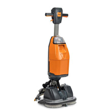 Die TASKI swingo 250µicro von Diversey Deutschland ist eine ultra-kompakte, orange-schwarze Scheuersaugmaschine mit zwei runden Bürsten am Sockel, einem oberen Lenker und Bedientasten am Griff. Packung: 1 Stück.