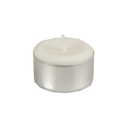 Eine einzelne weiße Starpak Teelichter-Kerze (Ø 38 mm, 22 mm) mit Metallgehäuse und kurzem Docht bietet eine lange Brenndauer von 8 Stunden – ideal für langanhaltendes Ambiente. Teil des Starpak 100er-Faltschachtel-Sets.