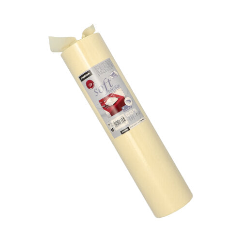 Auf weißem Untergrund ist ein aufgerollter Starpak Tischläufer, stoffähnlich Vlies „soft selection“ (24 m x 40 cm), mit Etikett mit Marke, Gebrauchsanweisung und Barcode abgebildet.