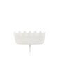 Der PAPSTAR Halter für Zahlenkerzen, weiß (3,8x4,9 cm) von PAPSTAR GmbH ist ein stabiler und dekorativer Kerzenhalter mit gewelltem Rand und einem Spike zum Befestigen - ideal präsentiert auf neutralweißem Hintergrund.
