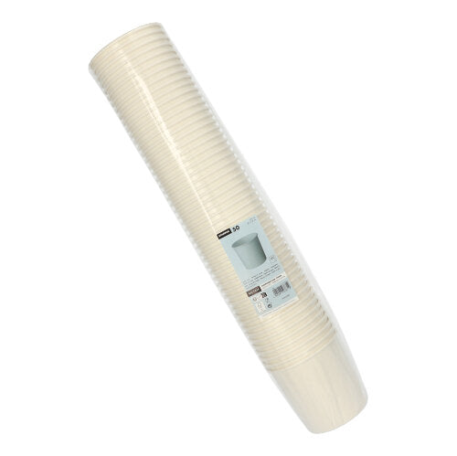 Ein Stapel von 50 Starpak-Suppenbechern, Pappe „To Go“ rund weiß, zusammen verpackt in einer Klarsichthülle mit einem Etikett mit Produktdetails an der Seite.