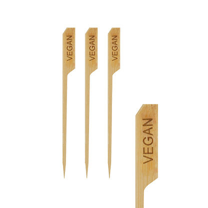 Die PAPSTAR 250 Fingerfood-Spieße "pure" der PAPSTAR GmbH sind ideal für die stilvolle Präsentation von Fingerfood auf Partys. Drei Spieße stehen zusammen aufrecht, einer steht rechts ab - perfekt für Buffets und zum Präsentieren Ihrer Snacks.