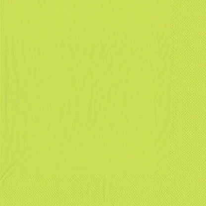 Eine leuchtend gelbe 2-lagige PAPSTAR-Serviette (40 x 40 cm) mit dezentem Randmuster und weichen Falten in der Mitte, perfekt, um Ihrem Tisch Farbe zu verleihen. Produkt: PAPSTAR 50 Servietten, 2-lagig 1/4-Falz 40 cm x 40 cm von der PAPSTAR GmbH.