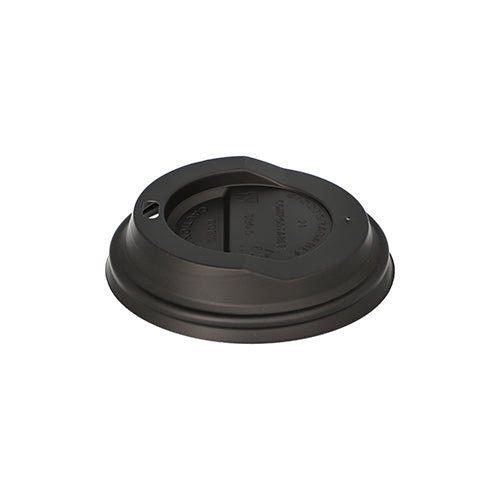 The PAPSTAR 50 dome lids made of C-PLA, biodegradable and white, are presented flat. The round lid (2.1 cm high) from PAPSTAR The GmbH has a raised drinking spout and a small ventilation hole.