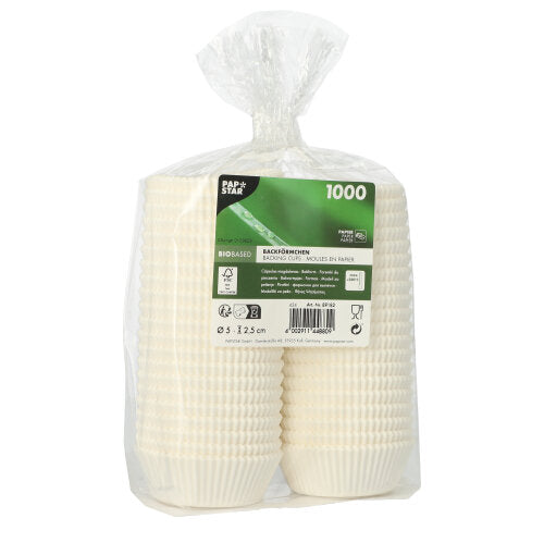 Die PAPSTAR 1000 Backförmchen rund der PAPSTAR GmbH sind hochwertige, geriffelte Papier-Backförmchen im Klarsichtbeutel. Das grüne Etikett zeigt die Symbole für Kompostierbarkeit und Lebensmittelechtheit – perfekt für alle Backbedürfnisse.