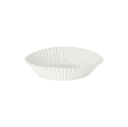 Ein Cupcake-Förmchen rund 1000 der PAPSTAR GmbH mit geriffelten Seiten ist aus einem leichten Winkel vor einem weißen Hintergrund abgebildet.