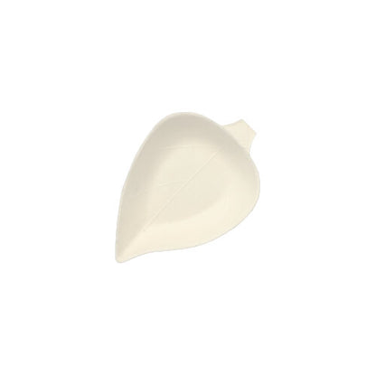 The PAPSTAR GmbH 50 finger food plate "pure" white is a small, leaf-shaped, white plate with fine grain and short stem, made of biodegradable sugarcane. It is depicted on a plain white background.