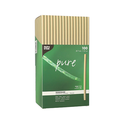 A green, rectangular box from PAPSTAR GmbH with the inscription "pure" contains 100 eco-friendly reed straws (Ø 7 mm, 20 cm) with a bamboo motif and green-white lettering. The packaging emphasizes their biodegradable quality.