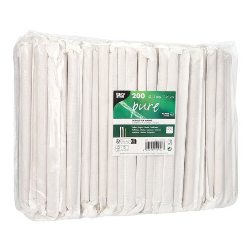A clear plastic packaging from PAPSTAR GmbH contains 200 brown, pointed Bubble Tea straws (Ø12mm, 20cm). The label on the front provides information about size, quantity, branding, and environmental friendliness - perfect for Bubble Tea fans.