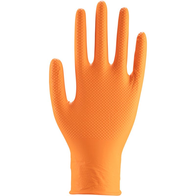 Ein aufrecht stehender, orangefarbener, texturierter Einweghandschuh Thor Power Grip der Abena Re-Seller GmbH ist mit gespreizten Fingern abgebildet und hebt seine erhöhte Griffigkeit vor einem schlichten weißen Hintergrund hervor.