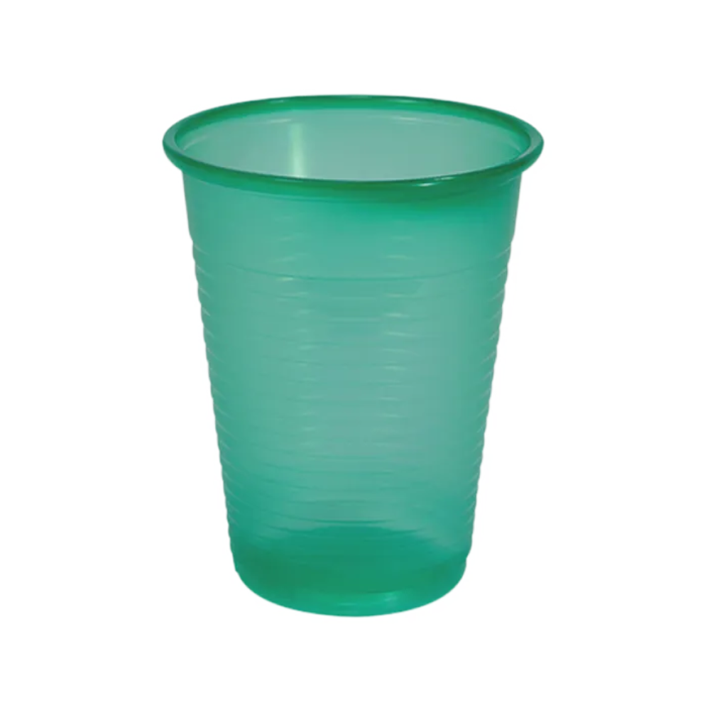 The AMPri Dental PP mouth rinse cup, a green plastic cup with a capacity of 180 ml, developed by AMPri Handelsgesellschaft mbH for dental practices, is depicted against a white background. Made of polypropylene, the cup has a simple cylindrical shape with horizontal grooves on the sides.